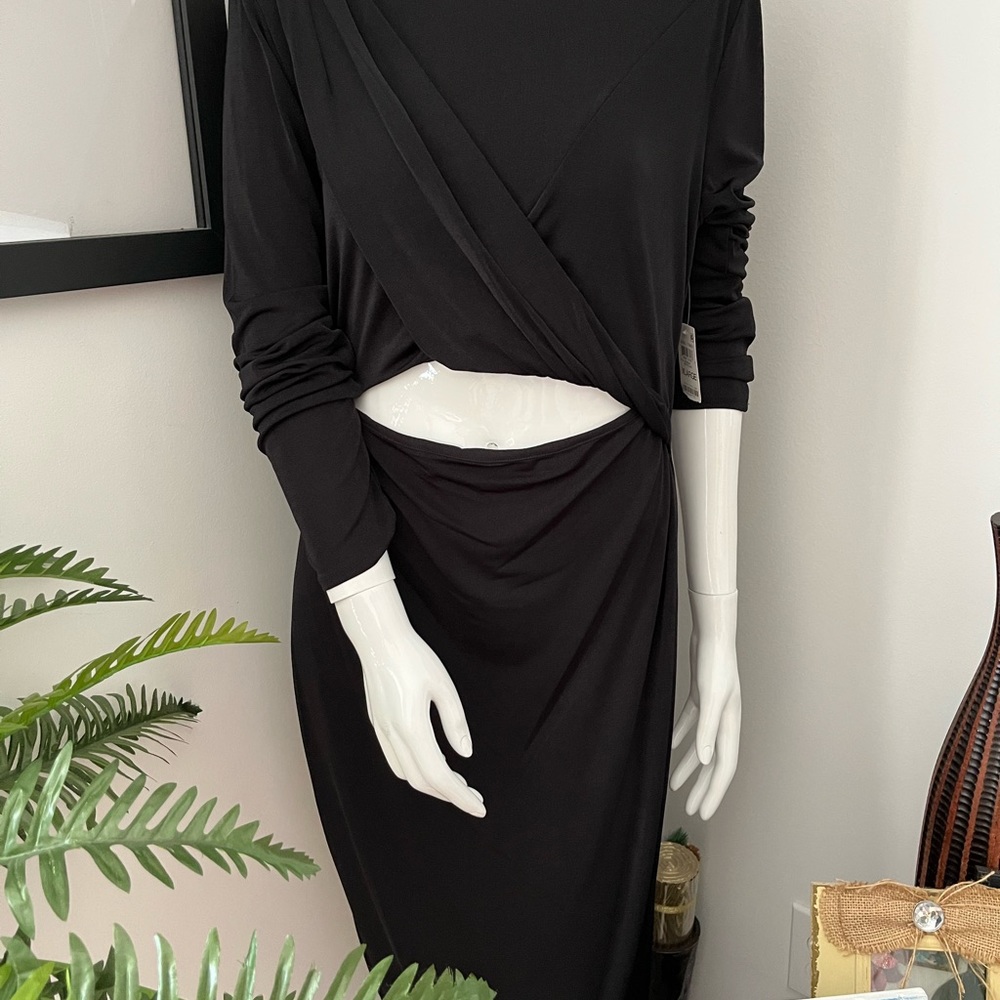 Bar III  elegant black dress  the stomach expose